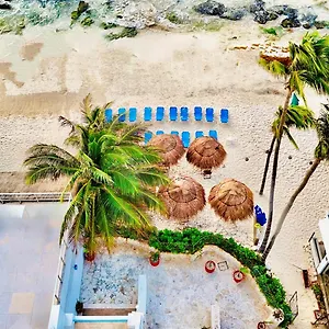 Szálloda Pelicano - Beachfront ***