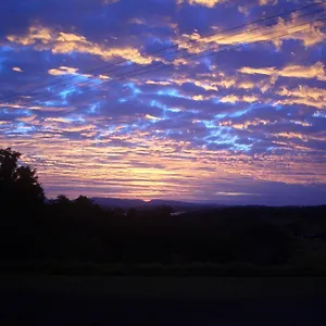 Bed & Breakfast Tinaroo Sunset Retreat
